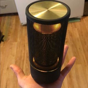Portable wireless speaker